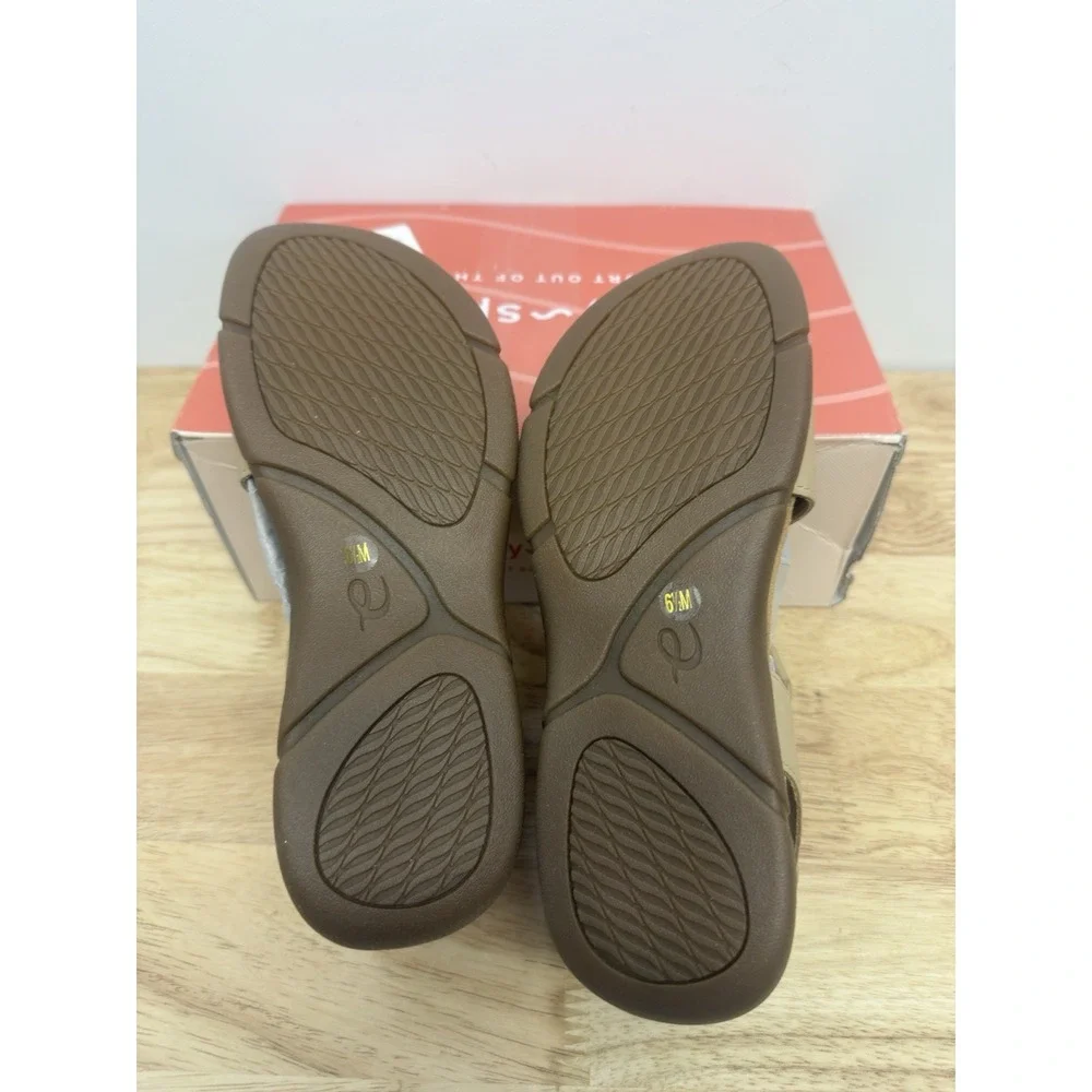 Easy Spirit Mavey Women's Sandal Light Natural Leather Size 6.5 New In‎ Box #29